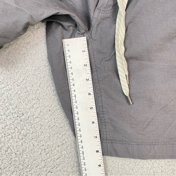 Vuori Gray Ripstop Drawstring Shorts 8” Inseam Men’s Size S Small - Picture 7 of 8